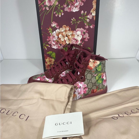 💥LABOR DAY SALE💥 Authentic Gucci Women's Floral High-Top Sneakers size 7.5 - Picture 1 of 14